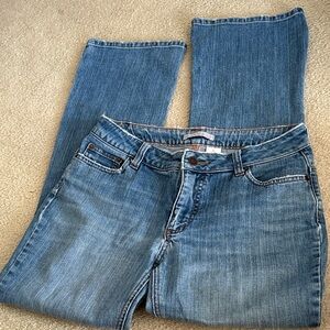 Apt. 9 Women's Light Blue Boot Cut Jeans. Low rise. Size 6 short